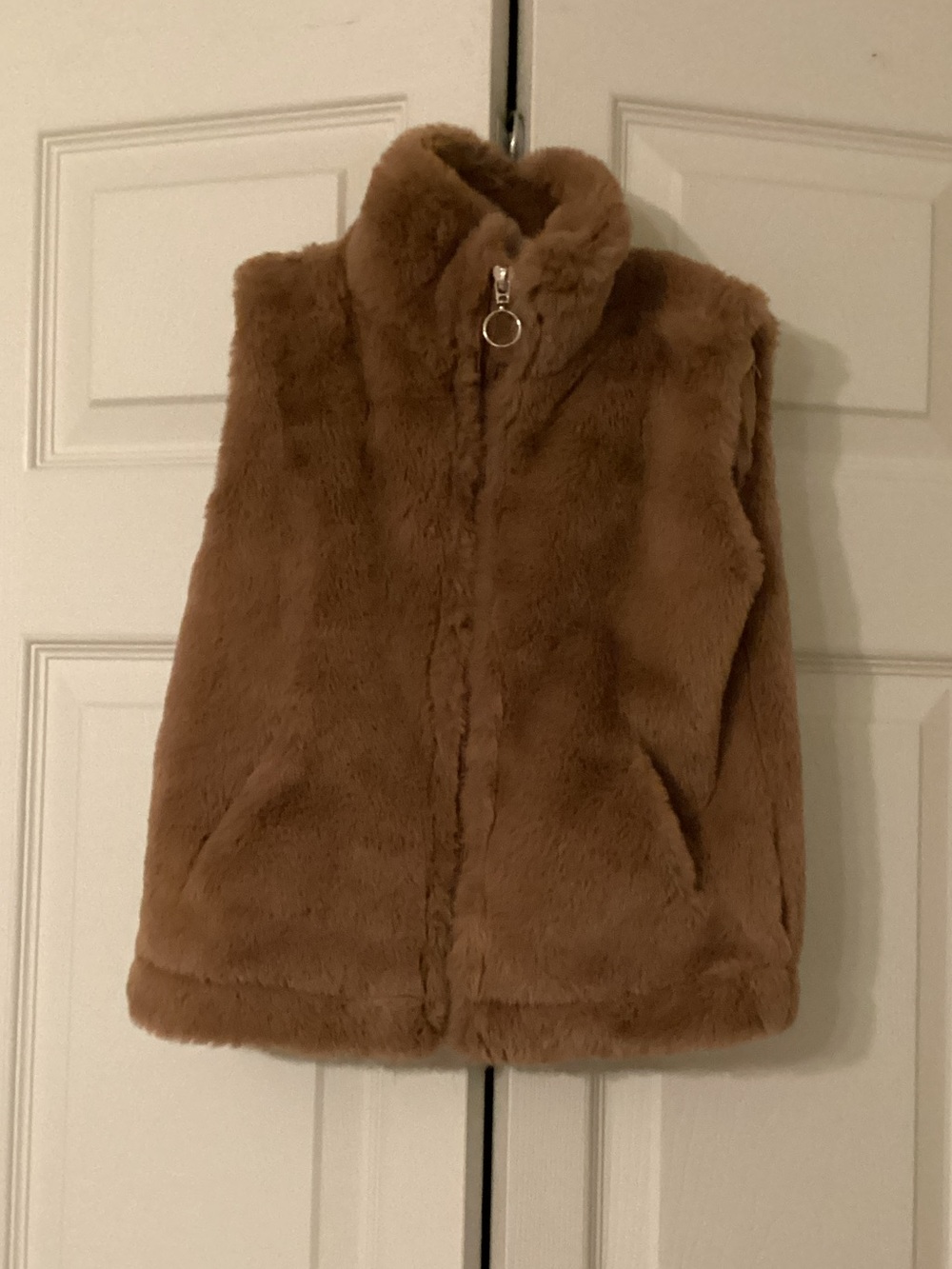 Urban Republic Girls Faux Fur Vest in Chestnut Super Soft Size 5/6 EUC